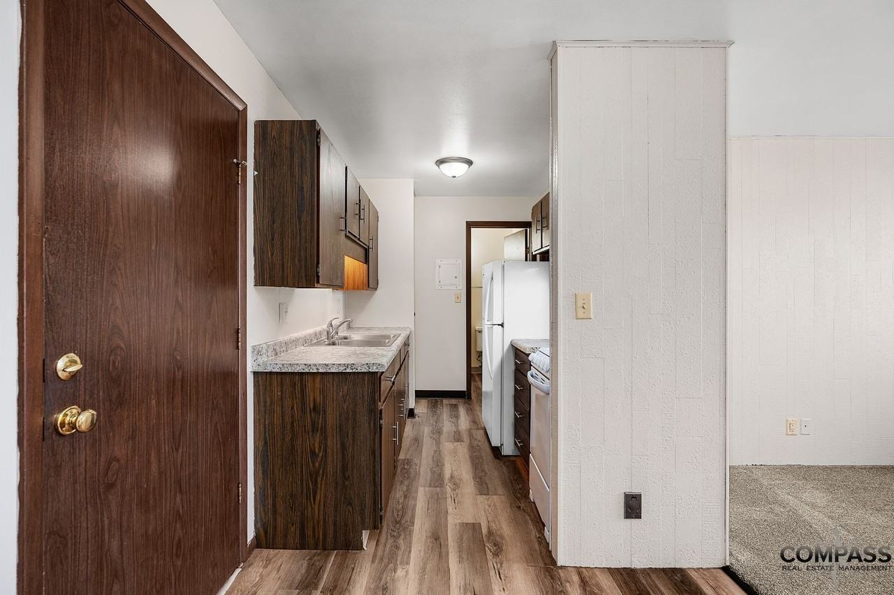 1025 W. MacArthur Avenue - Photo 5 of 20