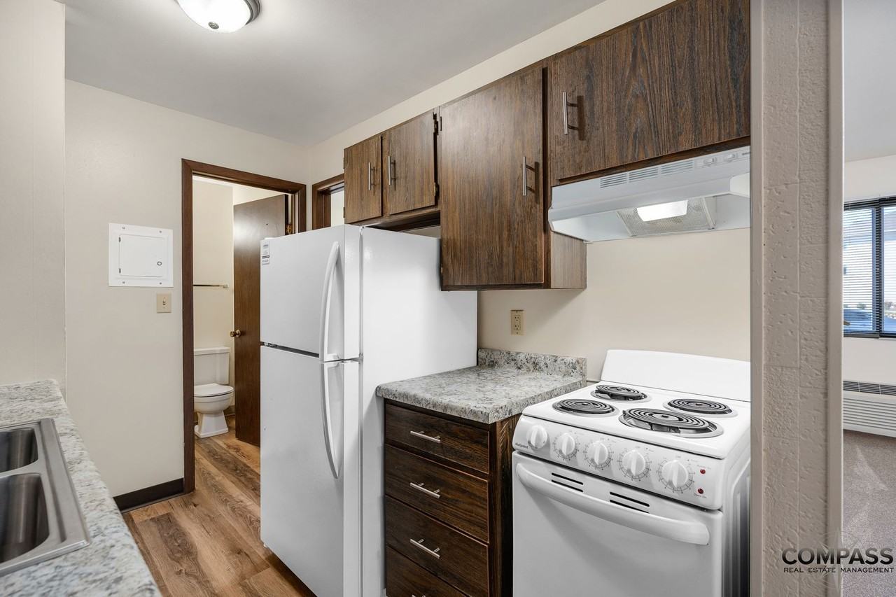 1025 W. MacArthur Avenue - Photo 7 of 20