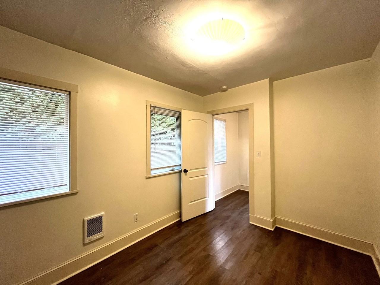 2516 Cornwall Ave #4 - Photo 5 of 14