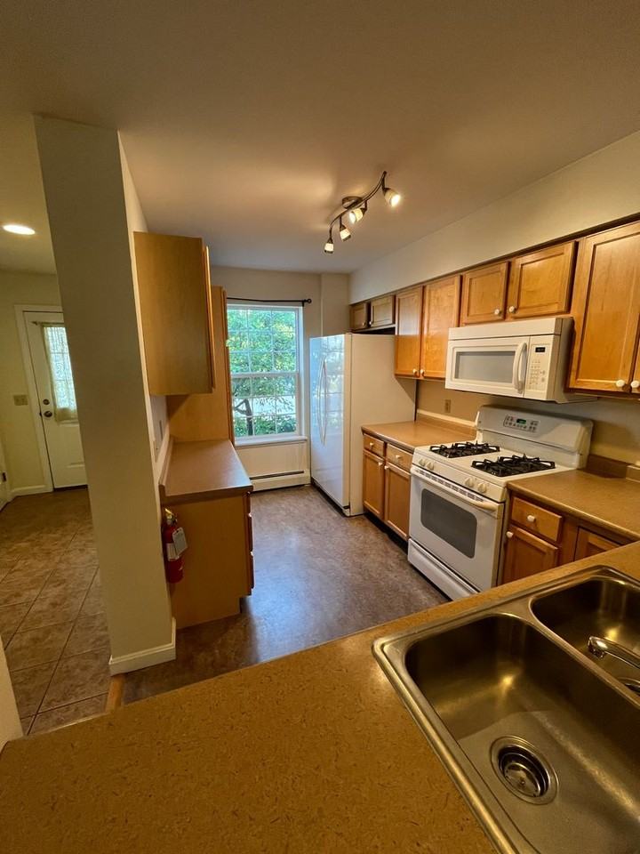 58 Stonington Cir - Photo 7 of 29