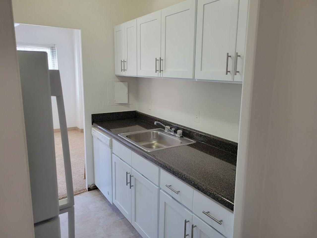 Lauren Towers - Photo 2 of 14