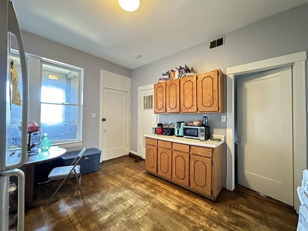 2623 W Crystal St #3 - Photo 5 of 21