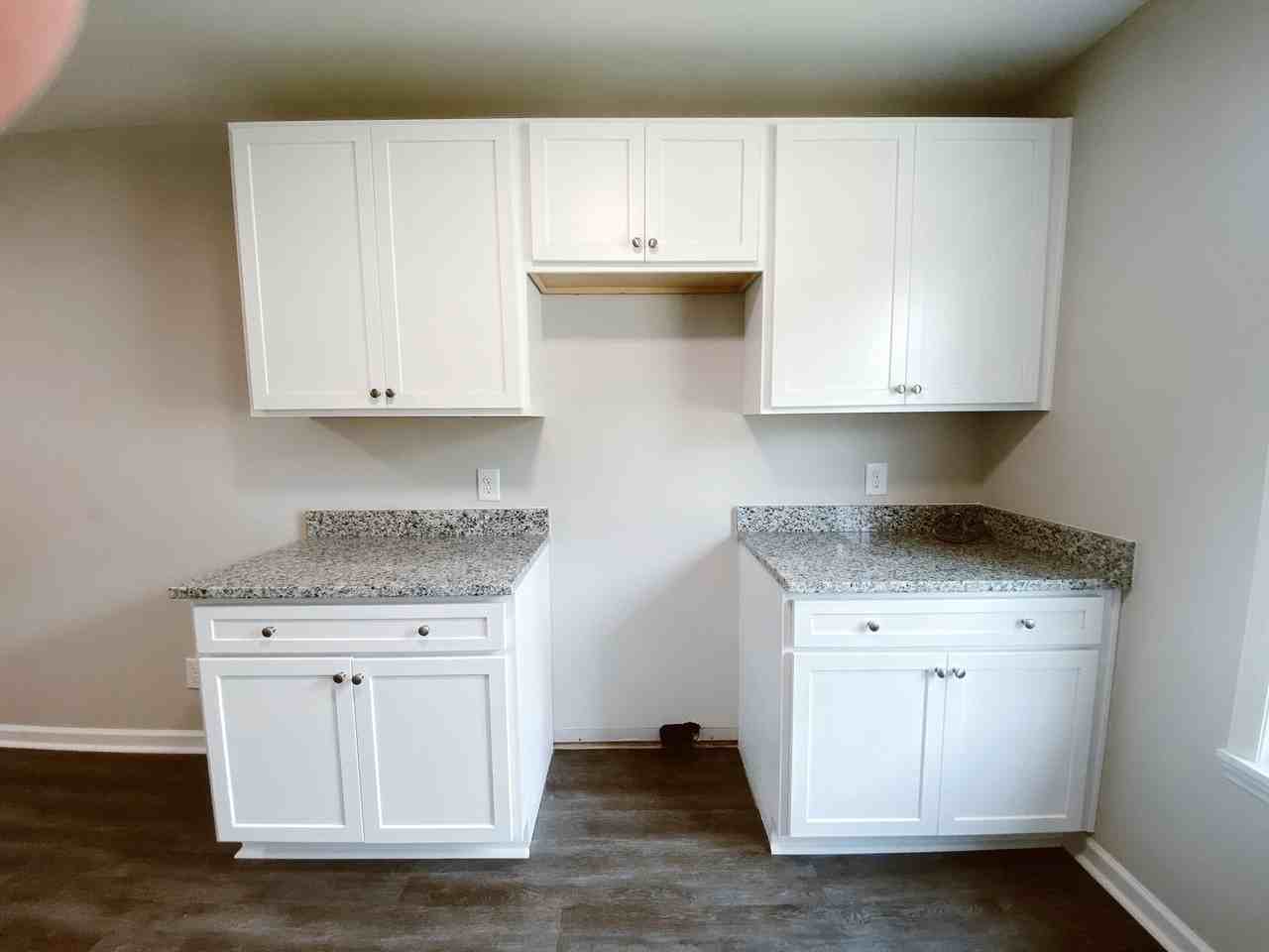 1065 Farm Pond Ln - Photo 6 of 18