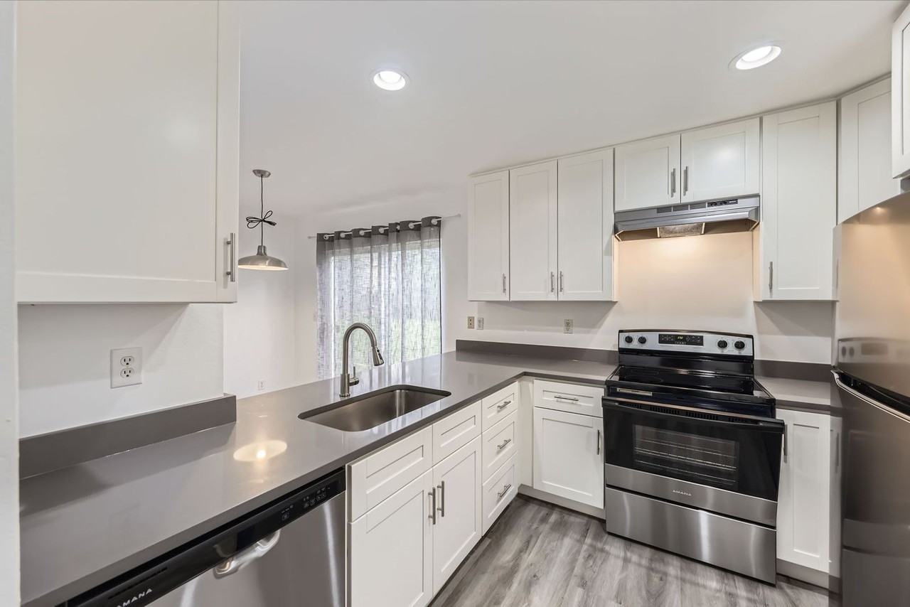 5205 Dudley St - Photo 6 of 29