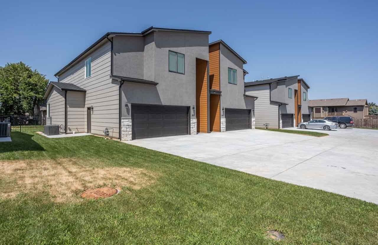 3574 North Tyler Court - Photo 7 of 39