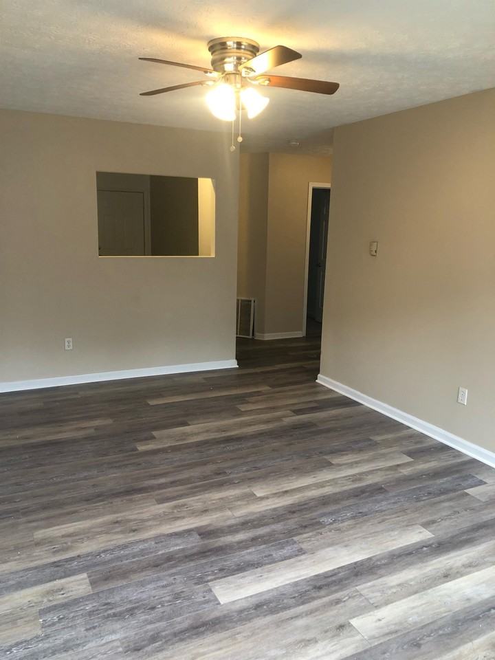 Martin - 3691 - Photo 2 of 23