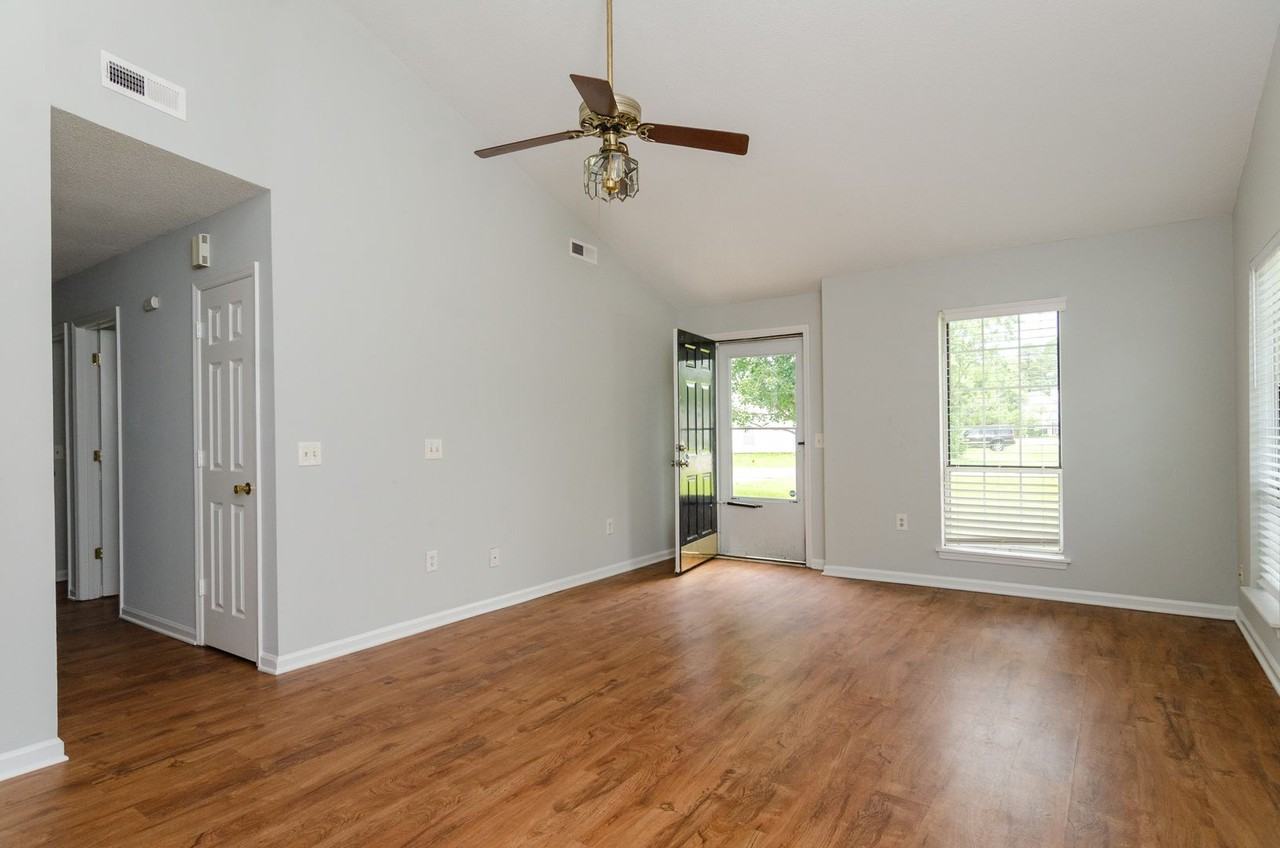 4312 Watson Dr - Photo 2 of 32