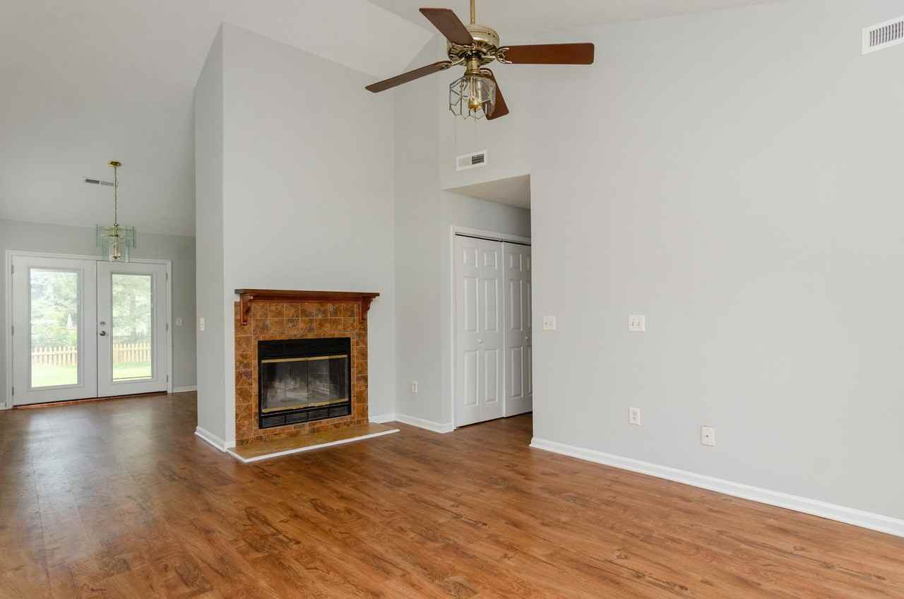 4312 Watson Dr - Photo 3 of 32