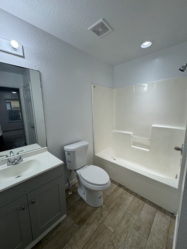 638 Pineville Ln - Photo 2 of 9