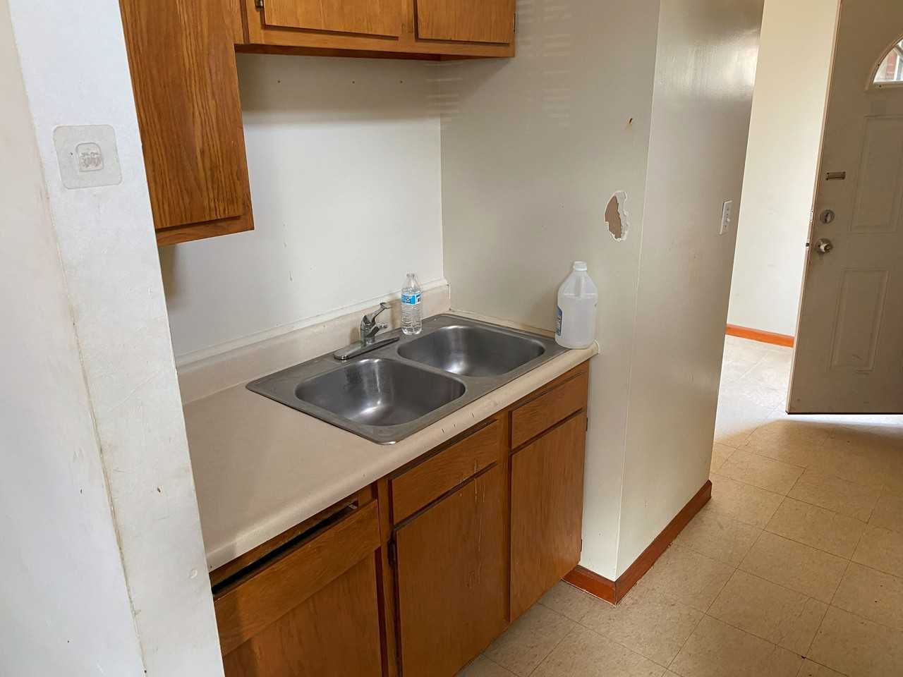 701 Arlington Avenue Northwest - Photo 6 of 14