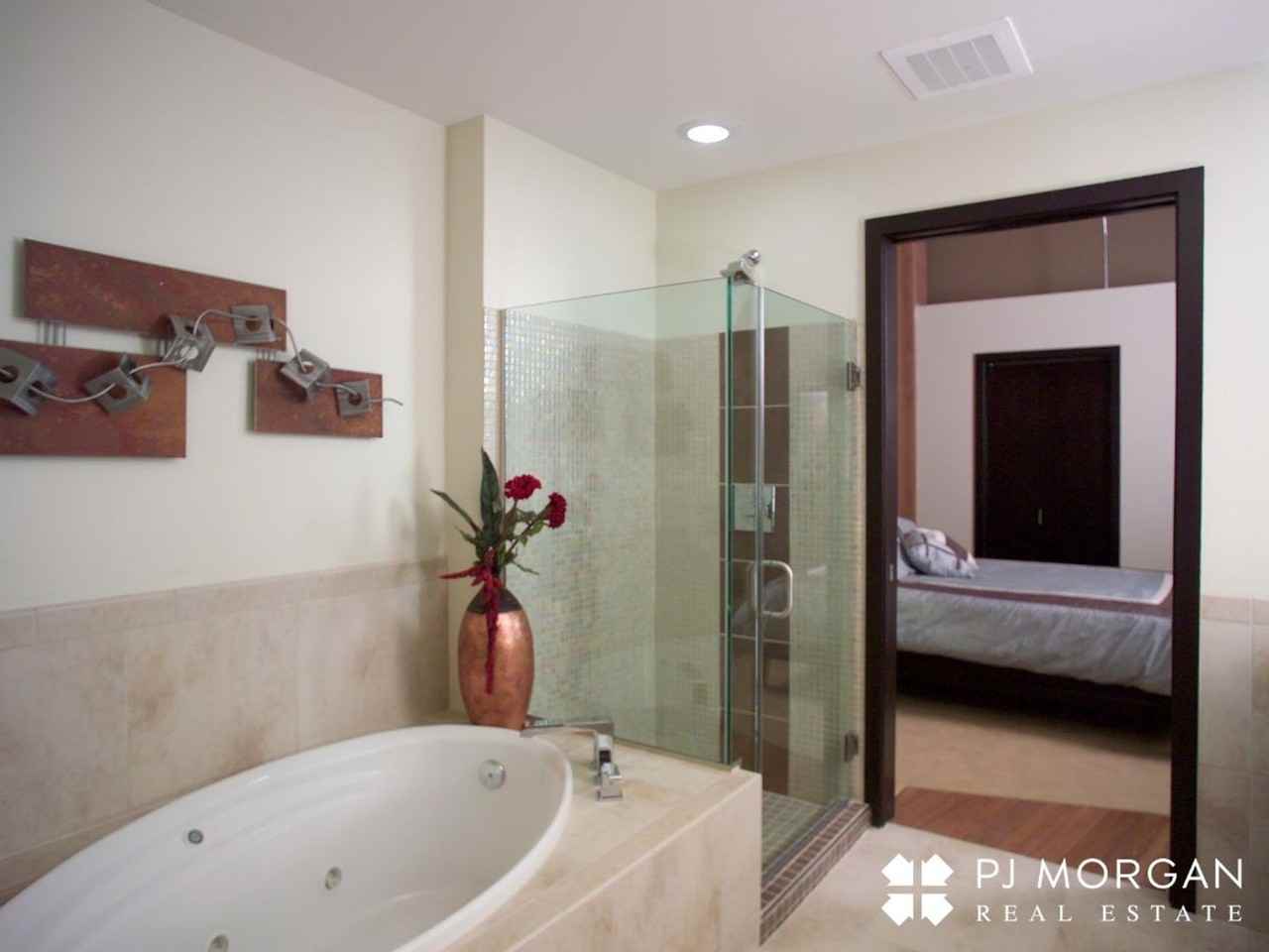 The Residence at Old Marketplace - Photo 3 of 8