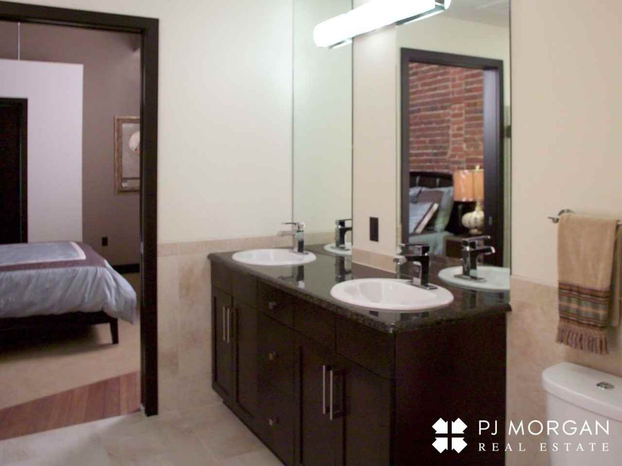 The Residence at Old Marketplace - Photo 4 of 8