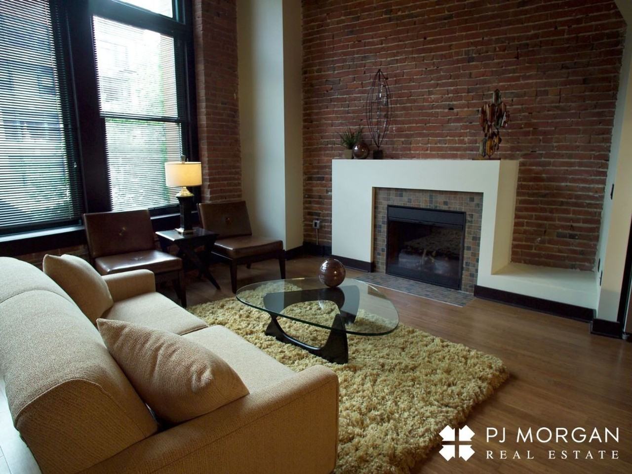 The Residence at Old Marketplace - Photo 7 of 8