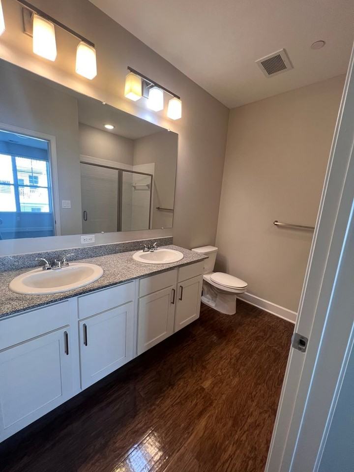 7 N Main St - Photo 4 of 33