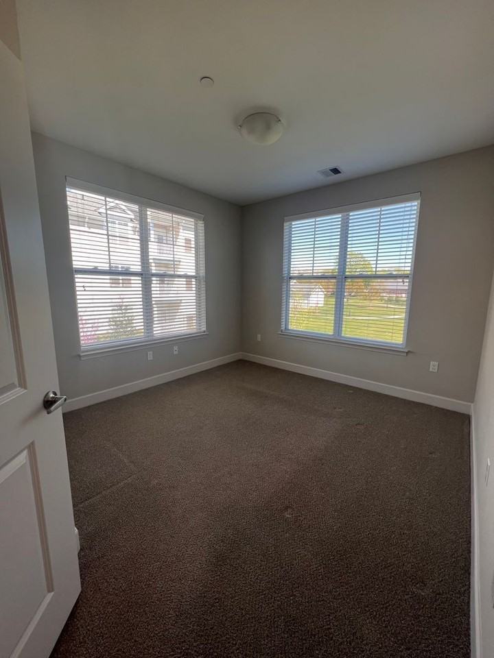 7 N Main St - Photo 6 of 33