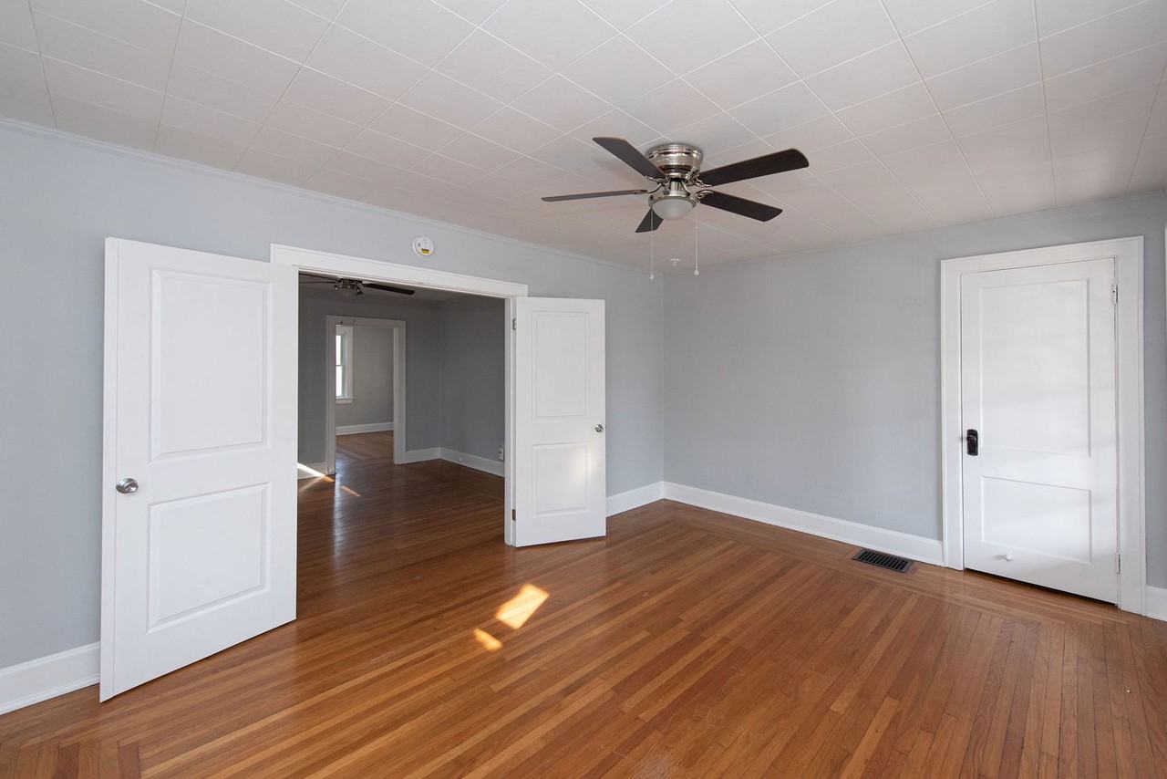 4507 Ashland Ave - Photo 5 of 35