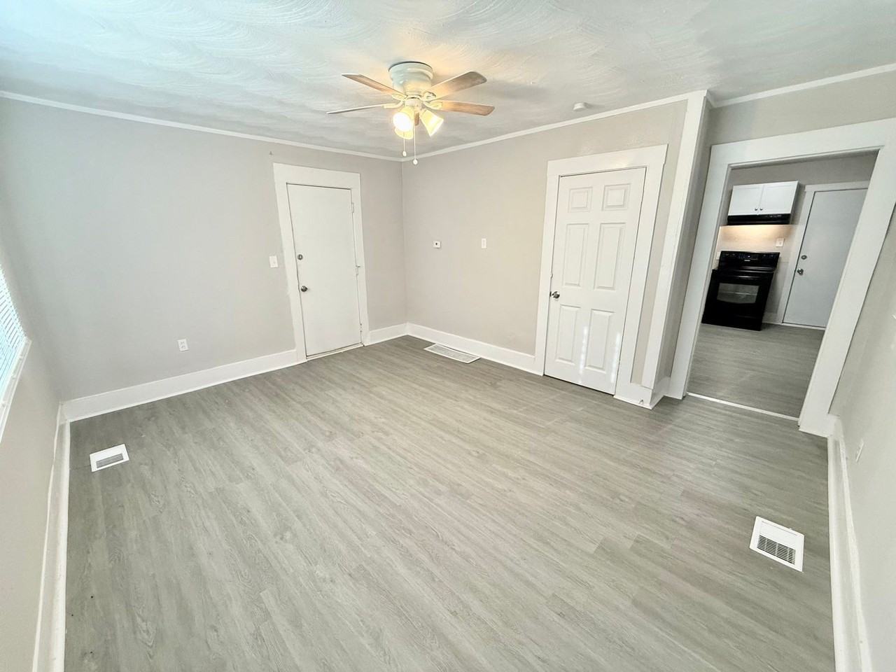 1211 Lind St - Photo 7 of 19