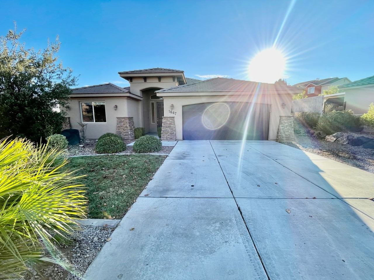 1647 W 360 N - Photo 2 of 23