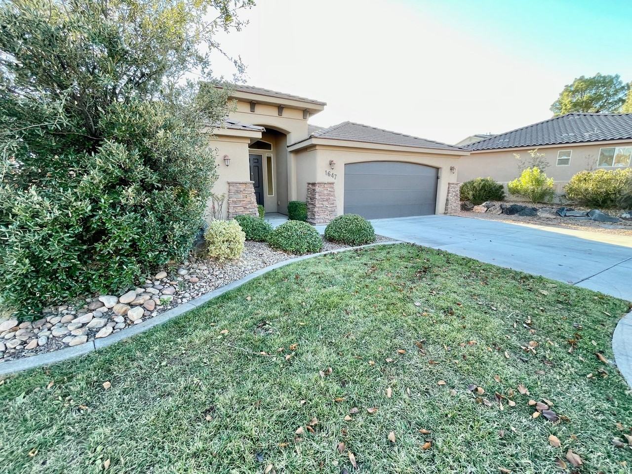 1647 W 360 N - Photo 3 of 23