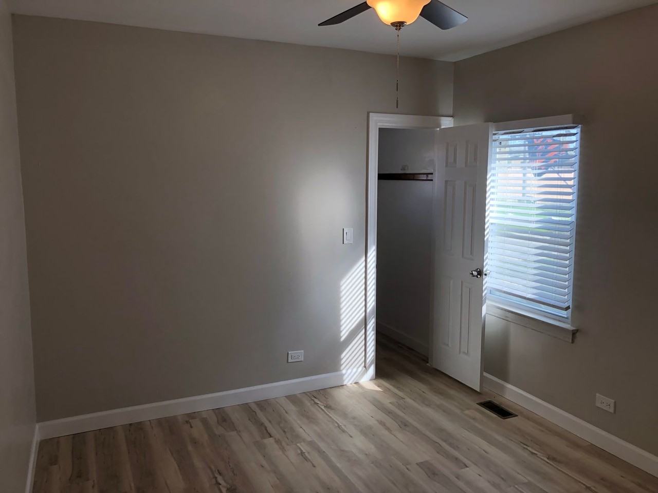 3102 Scoville Ave - Photo 6 of 23