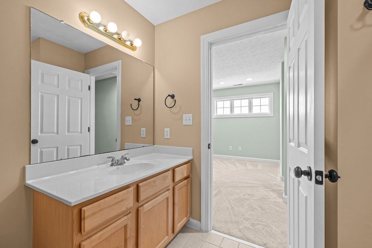 212 Carefree Ln - Photo 5 of 47