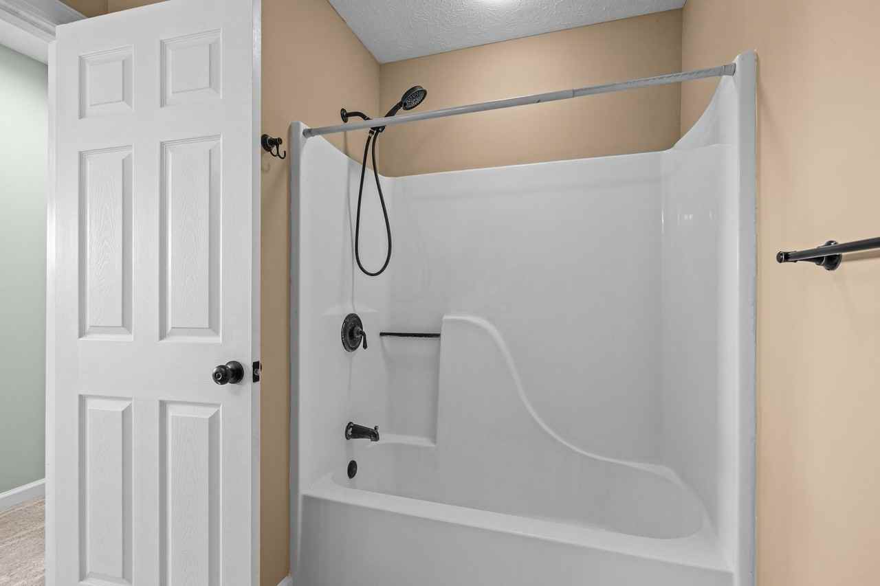 212 Carefree Ln - Photo 6 of 47