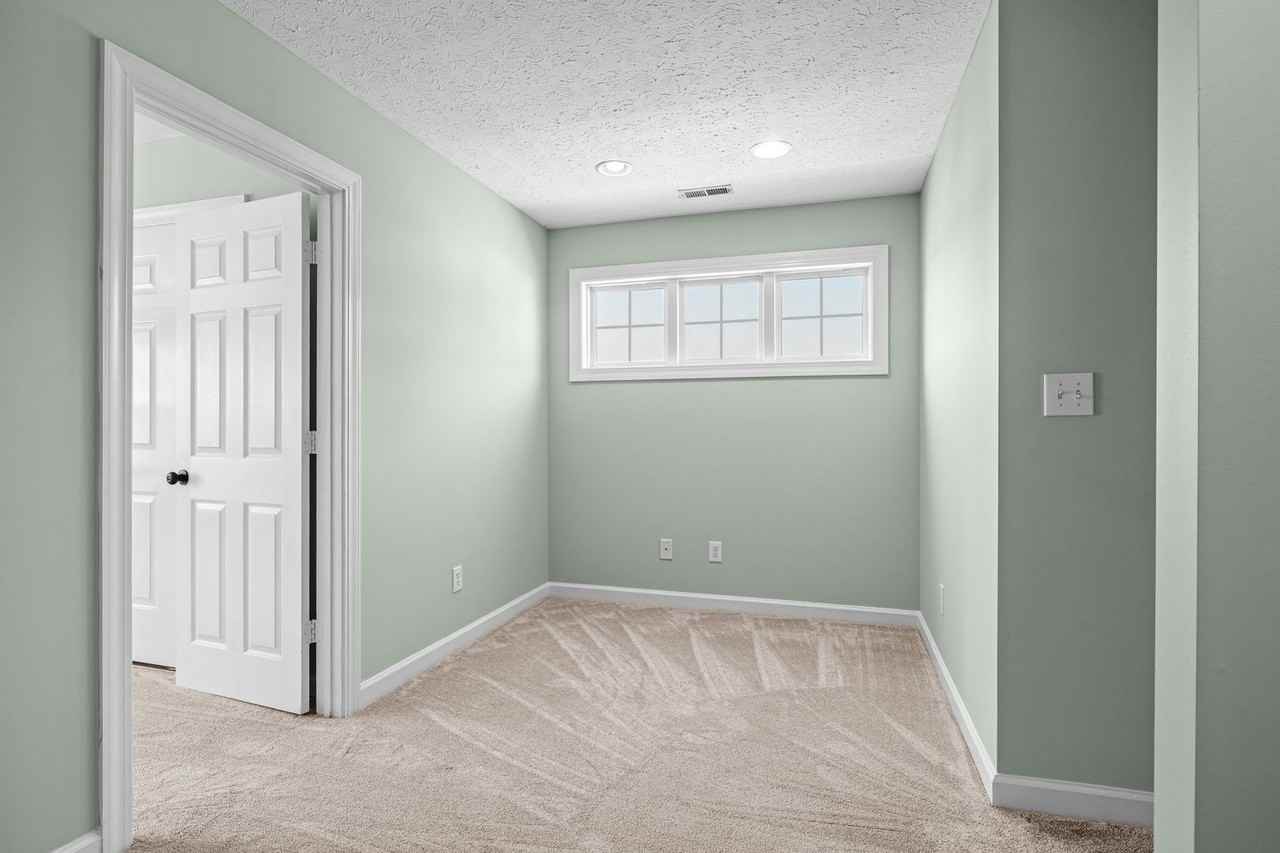 212 Carefree Ln - Photo 7 of 47