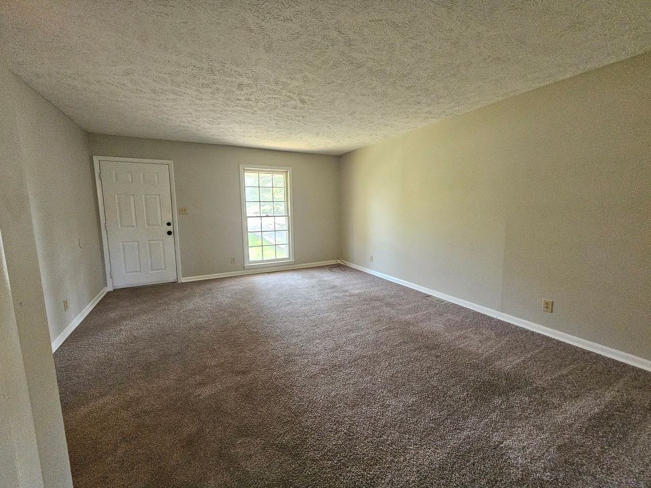 3318 Teakwood Dr - Photo 3 of 14