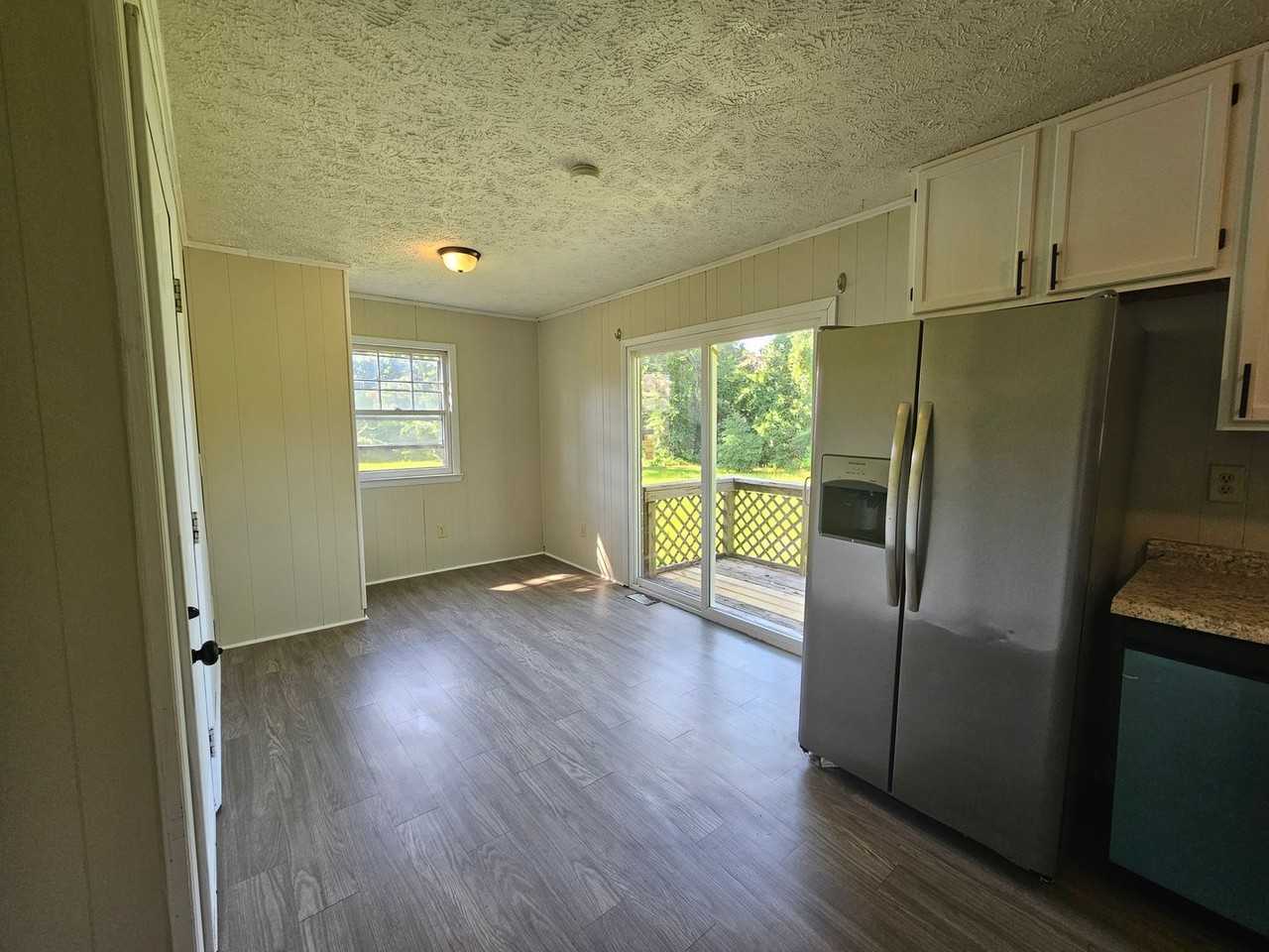 3318 Teakwood Dr - Photo 4 of 14