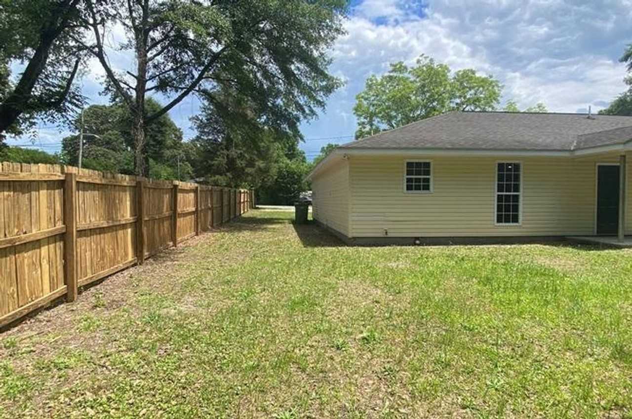 1741 Elvan Ave - Photo 4 of 17