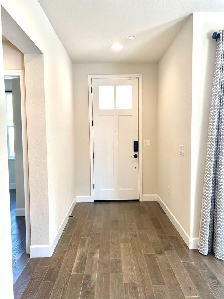 1910 Cannery Loop - Photo 2 of 28