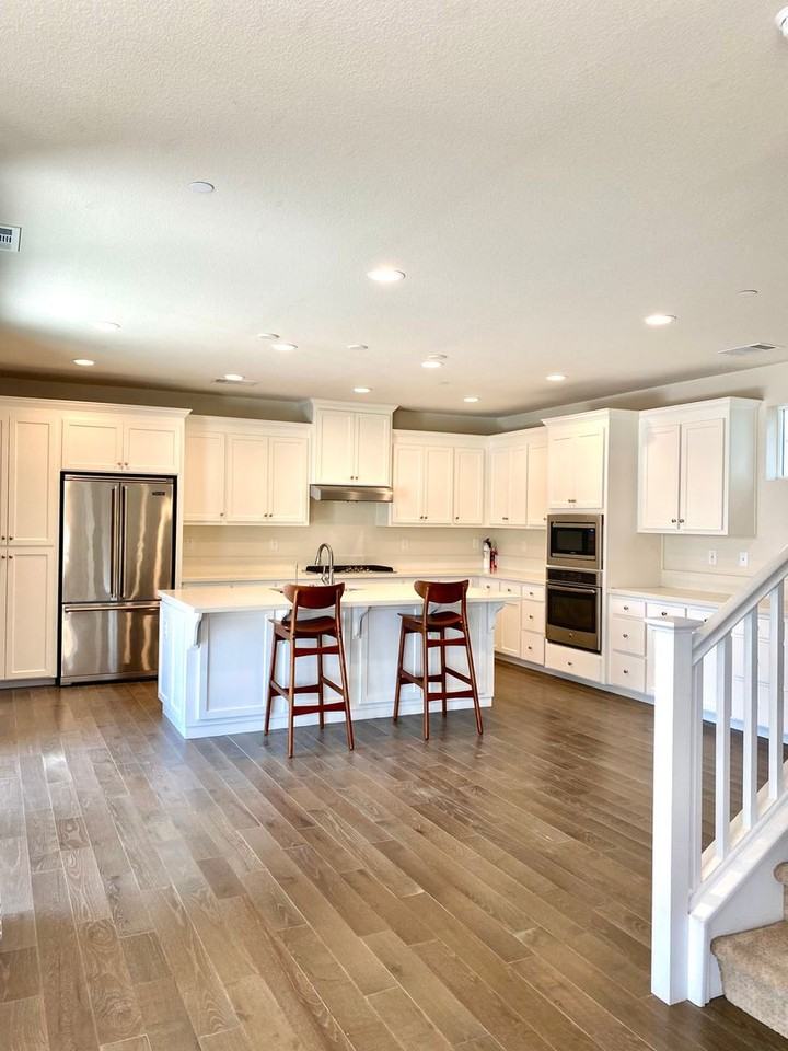 1910 Cannery Loop - Photo 4 of 28