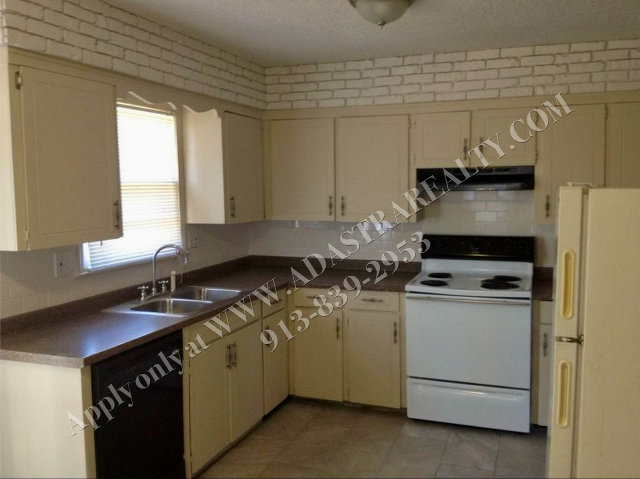 913 Kent Dr - Photo 2 of 4
