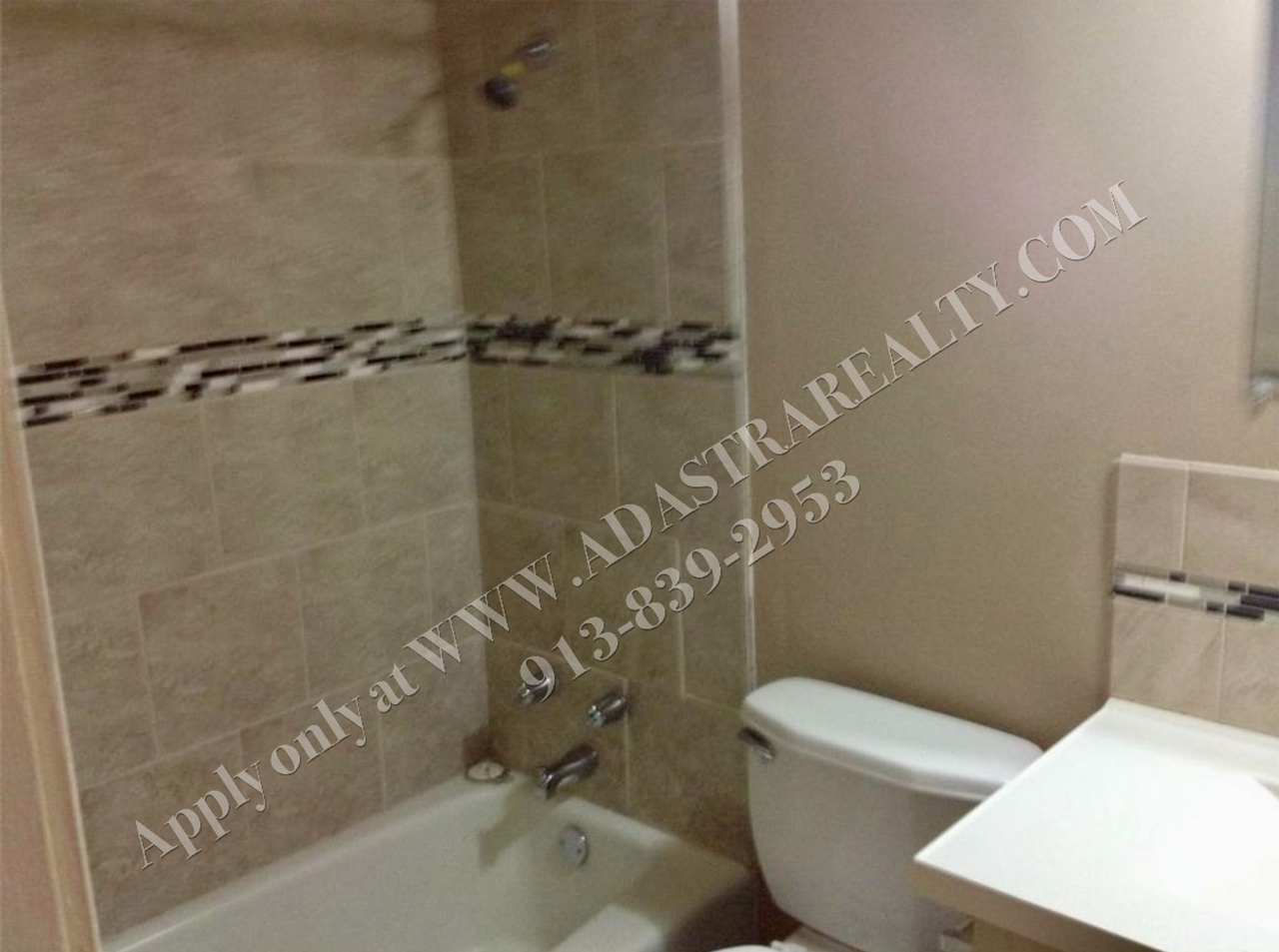 913 Kent Dr - Photo 3 of 4