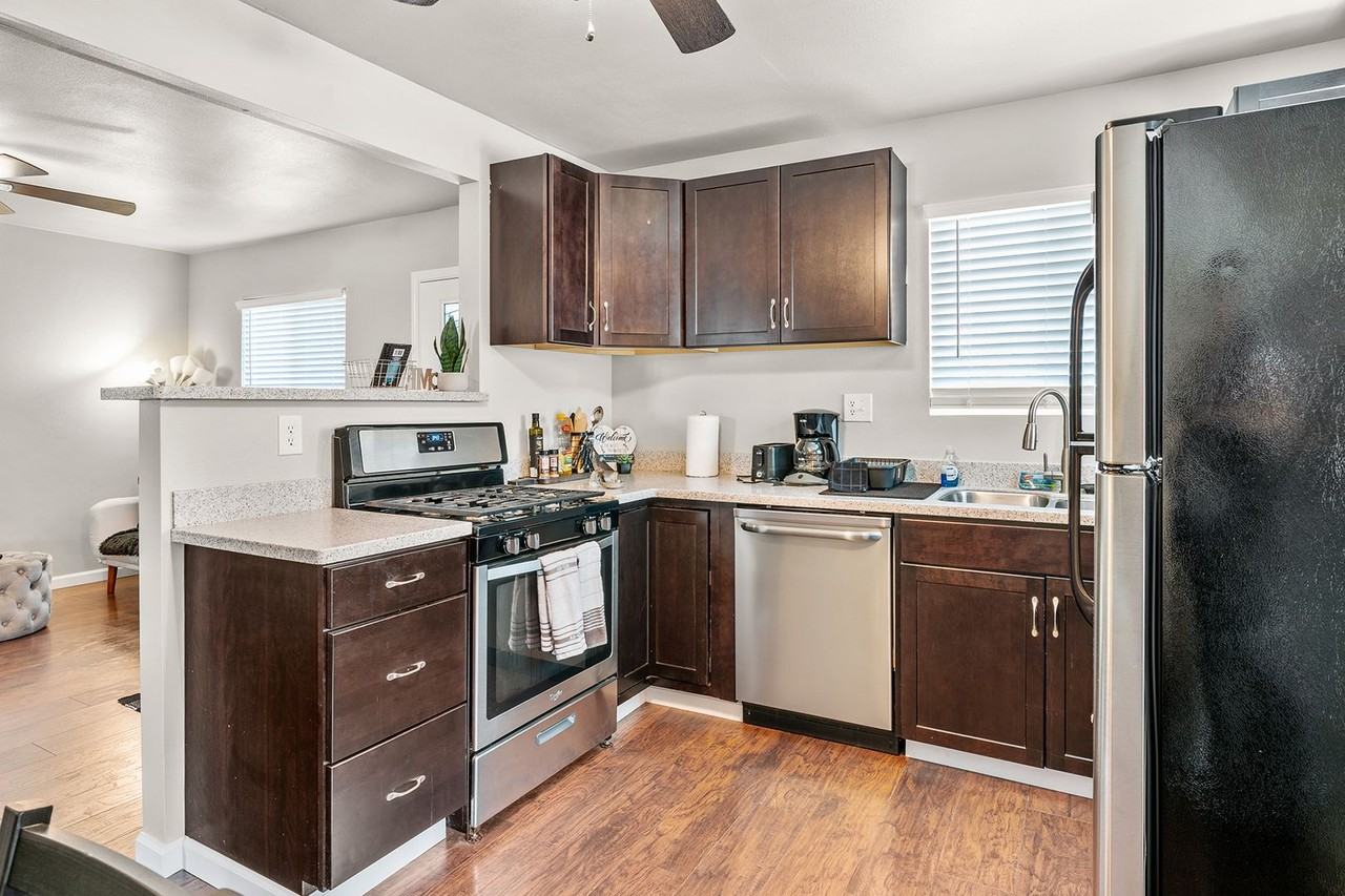 1206 Guill Street - Photo 5 of 18