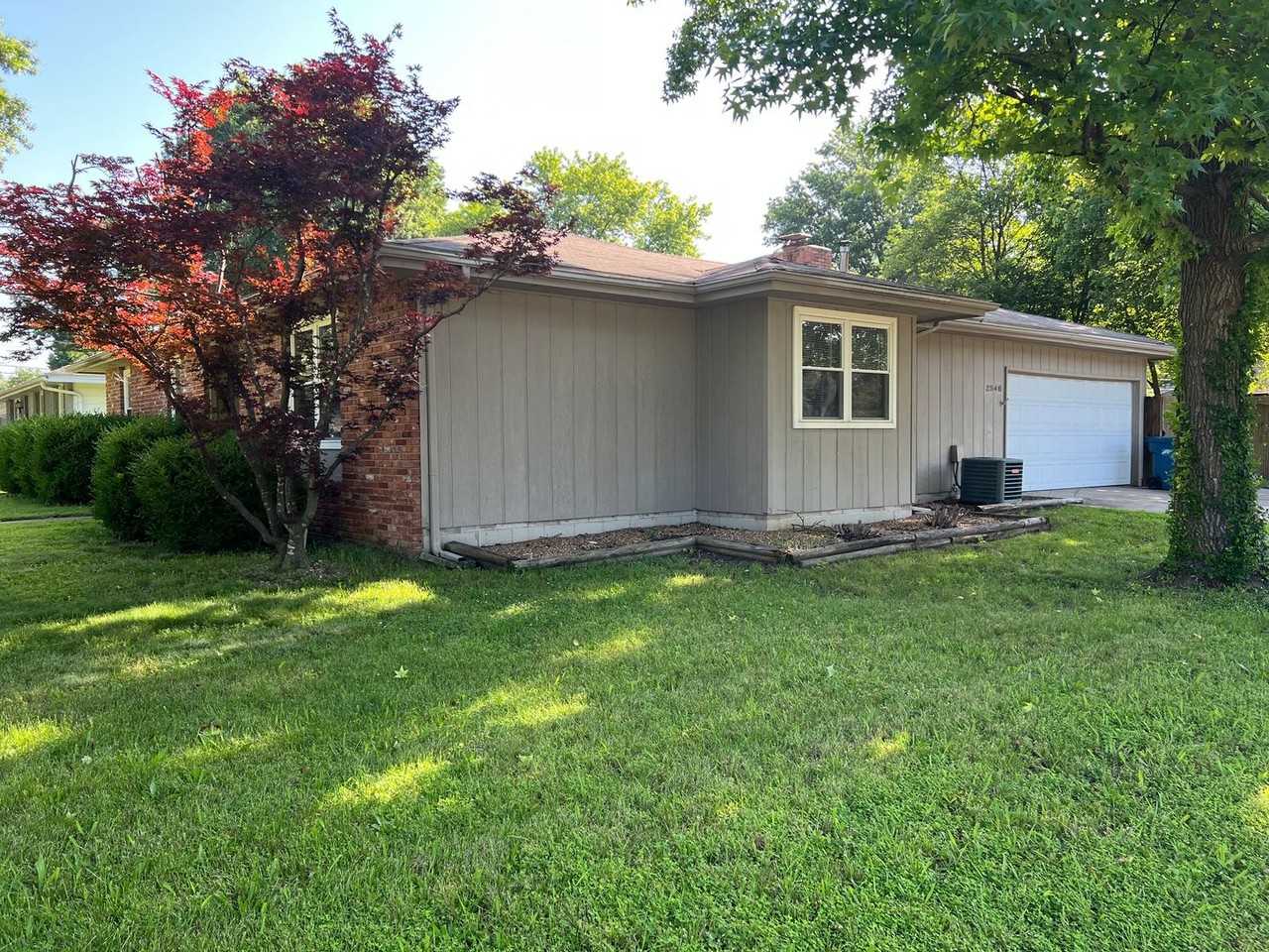 2546 S Mccann Ave - Photo 2 of 24