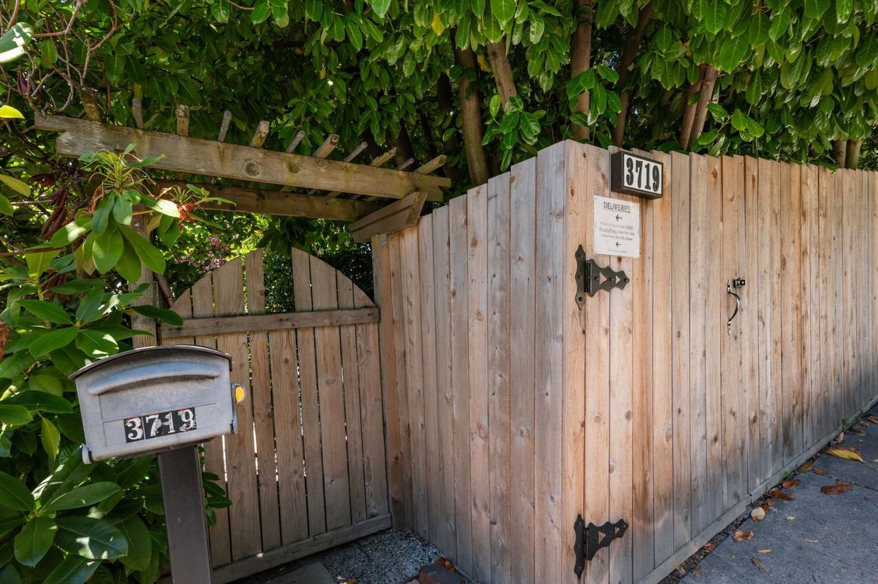 3719 59th Ave Sw - Photo 3 of 12