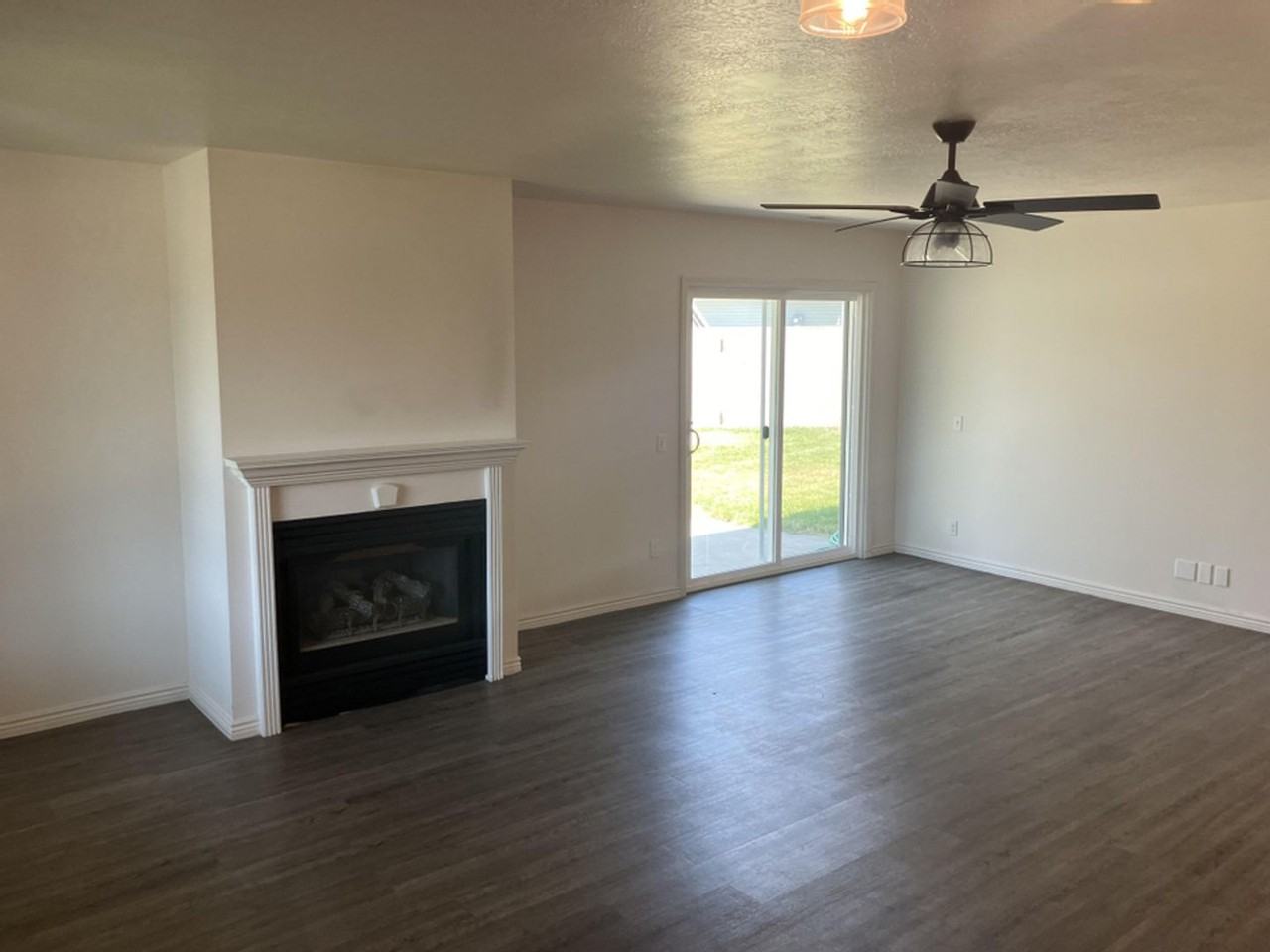 252 W Oaks Cir - Photo 3 of 14