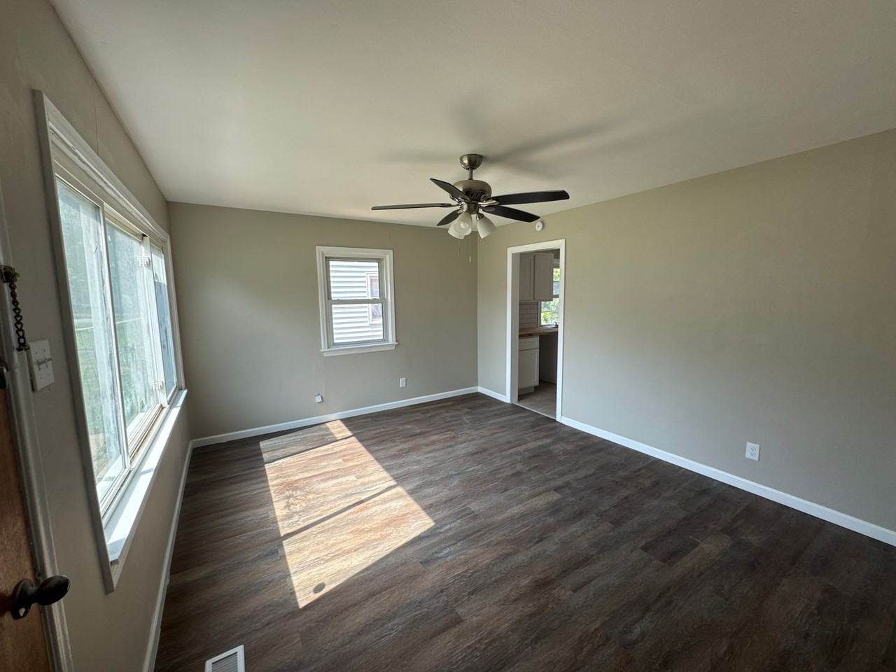 4413 Ashby Rd - Photo 3 of 17