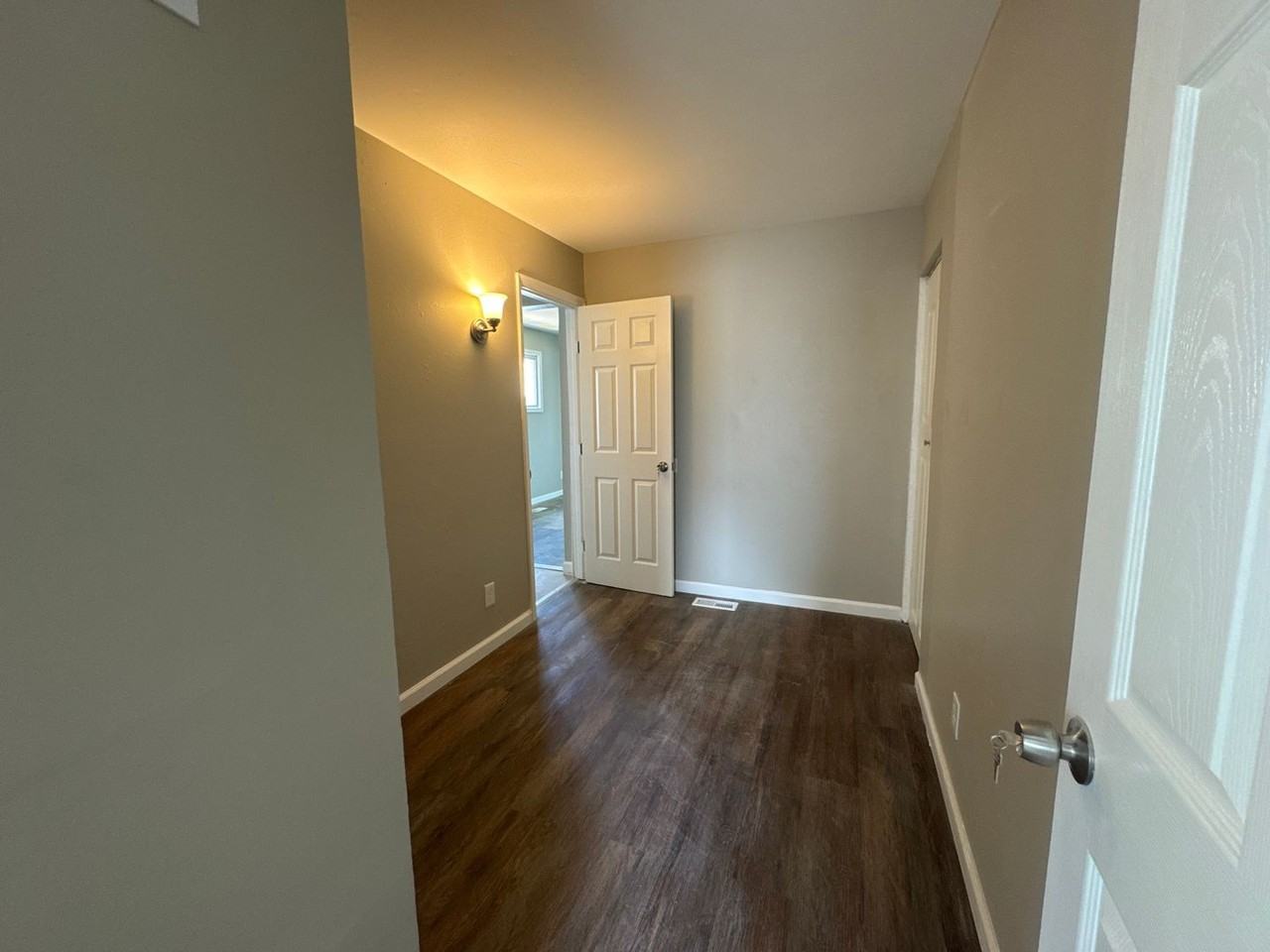 4413 Ashby Rd - Photo 4 of 17