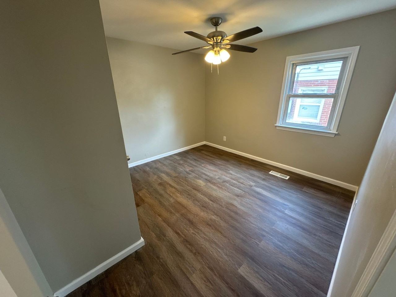 4413 Ashby Rd - Photo 5 of 17