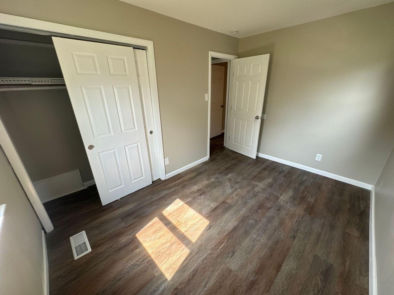 4413 Ashby Rd - Photo 6 of 17