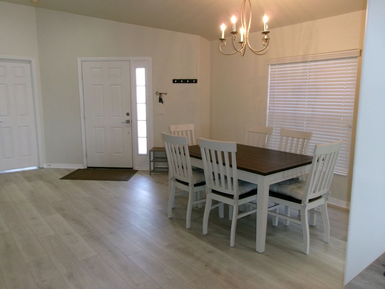 2483 Greendale Pl - Photo 5 of 17