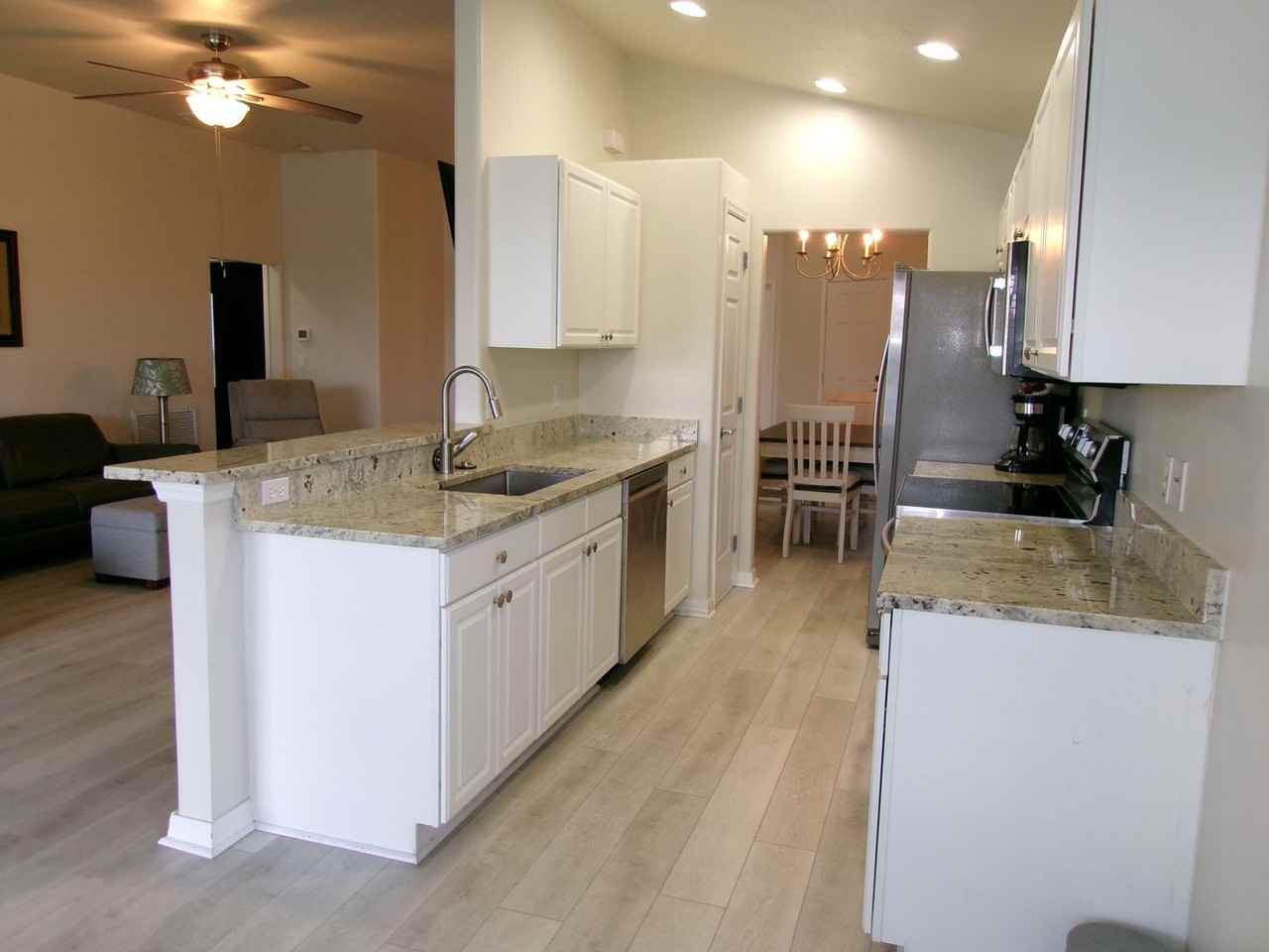 2483 Greendale Pl - Photo 6 of 17