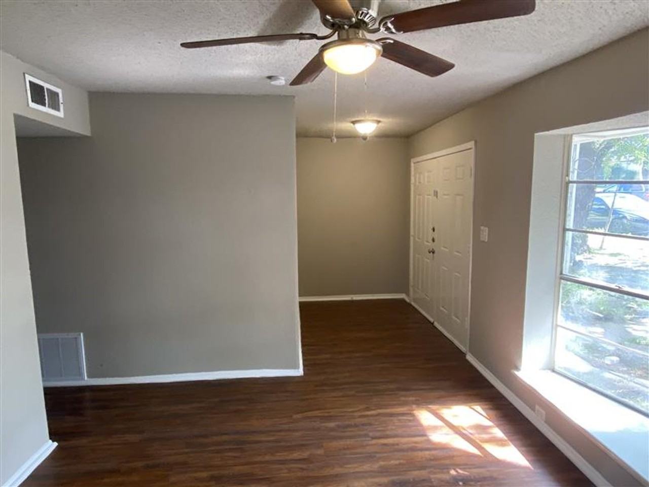 1208 Churing Dr - Photo 3 of 23