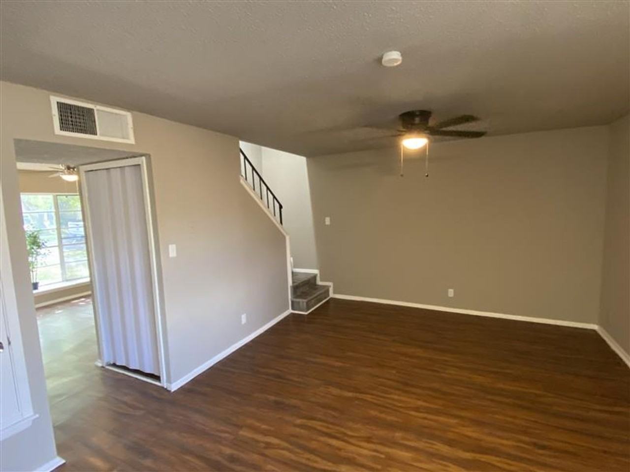 1208 Churing Dr - Photo 5 of 23