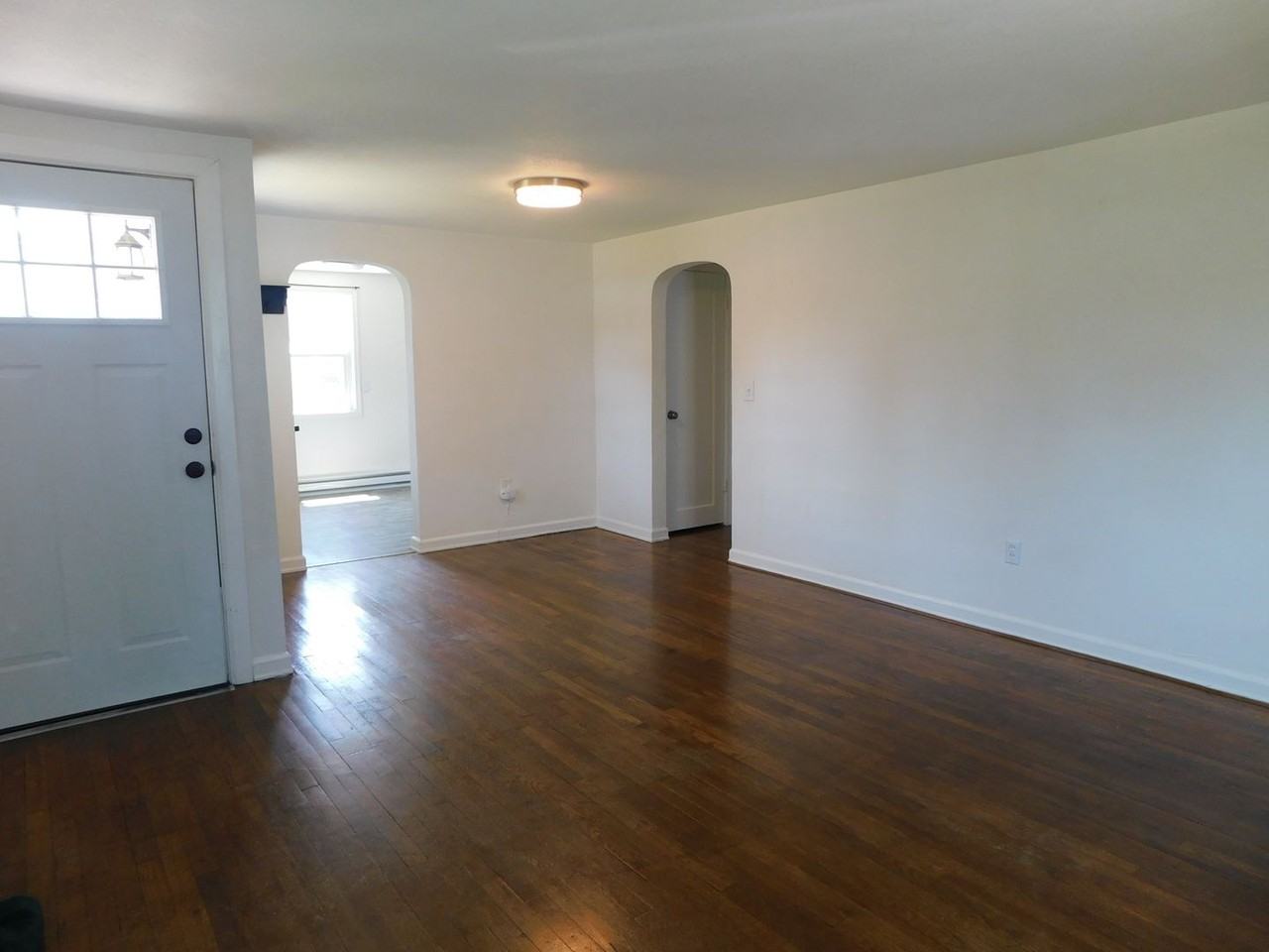 330 Goodyear St - Photo 3 of 25