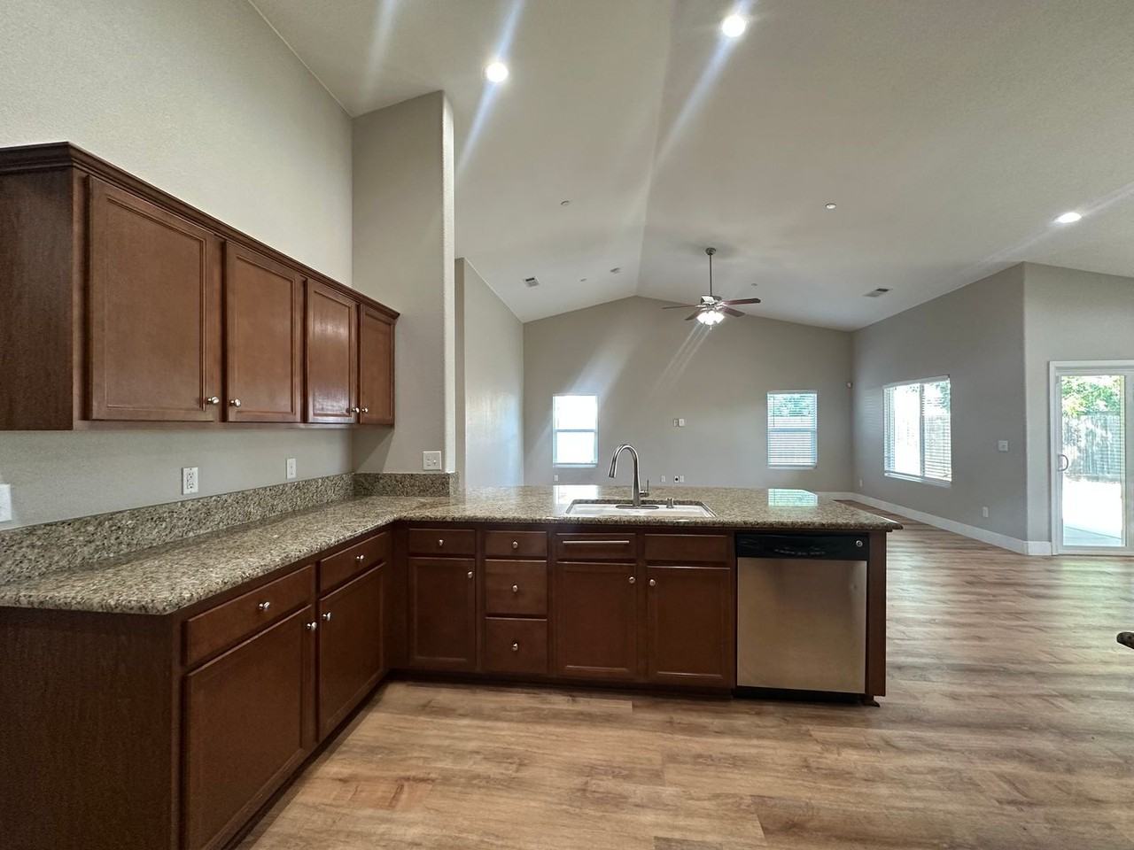 1562 National Dr - Photo 2 of 26