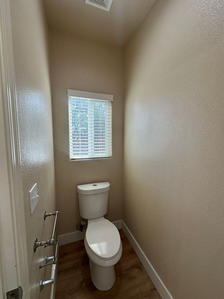 1562 National Dr - Photo 4 of 26