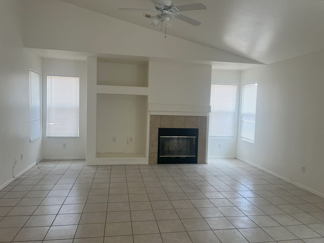 2464 Juleston Dr - Photo 3 of 16